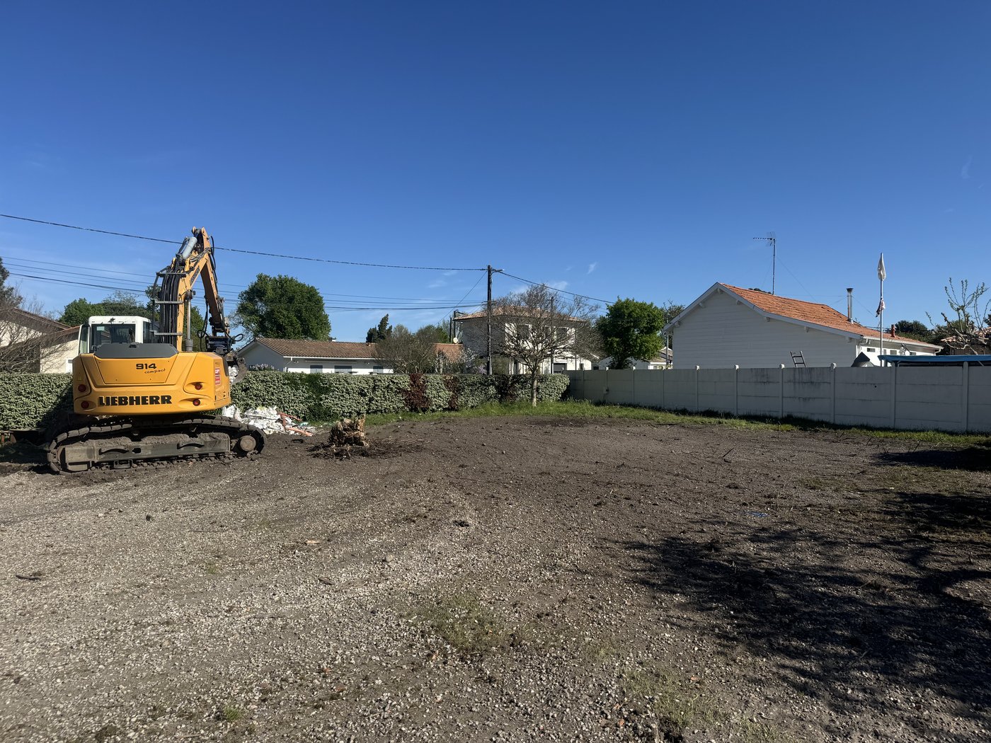 Démolition d'une maison individuelle et de sa dépendance à Andernos