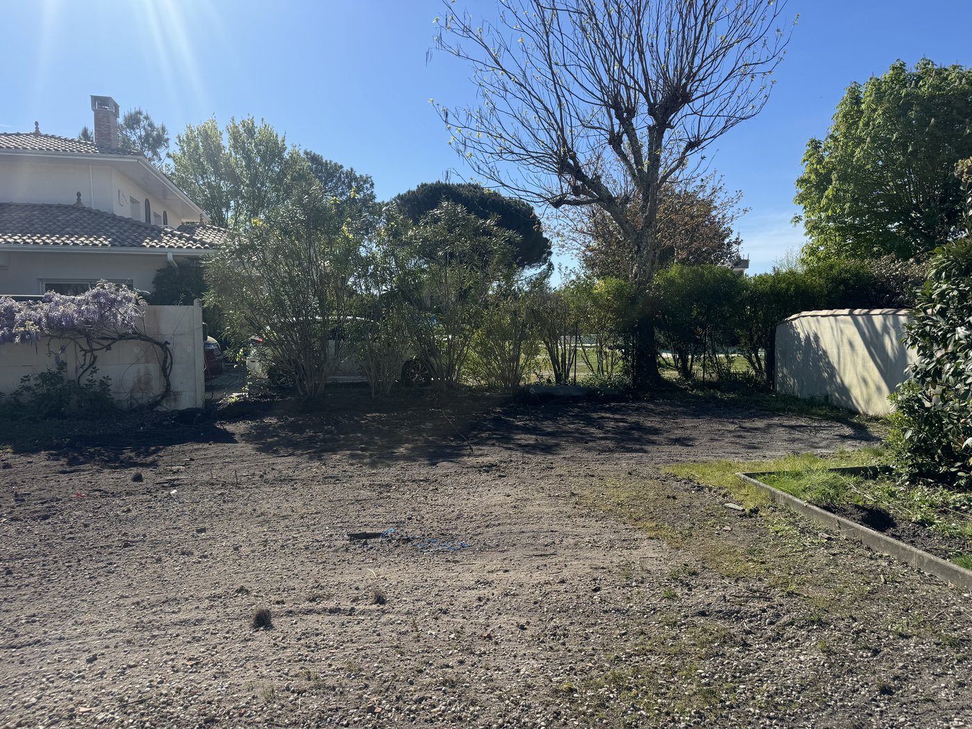 Démolition d'une maison individuelle et de sa dépendance à Andernos