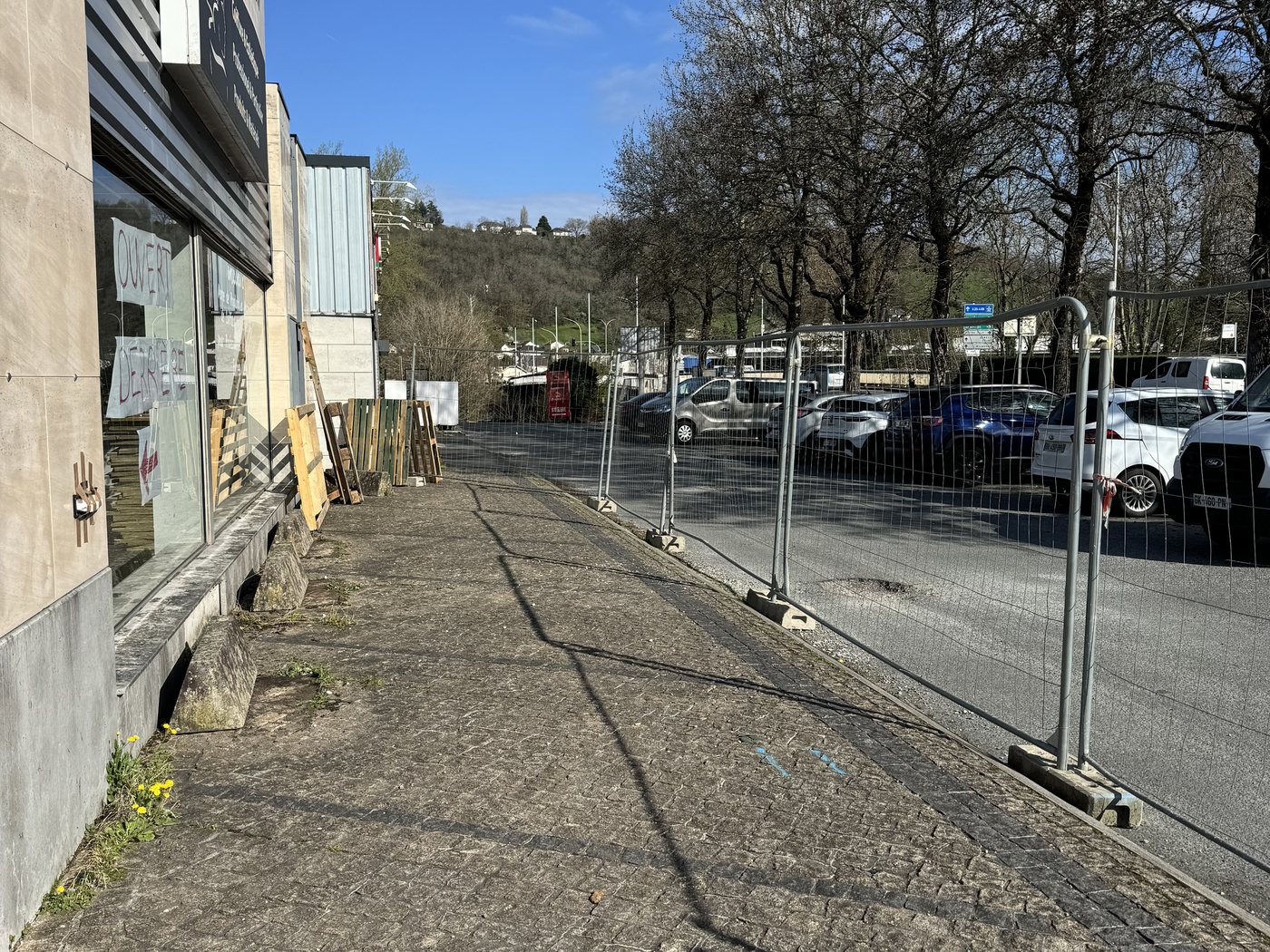 Curage et dépose de pavés extérieurs à Brive
