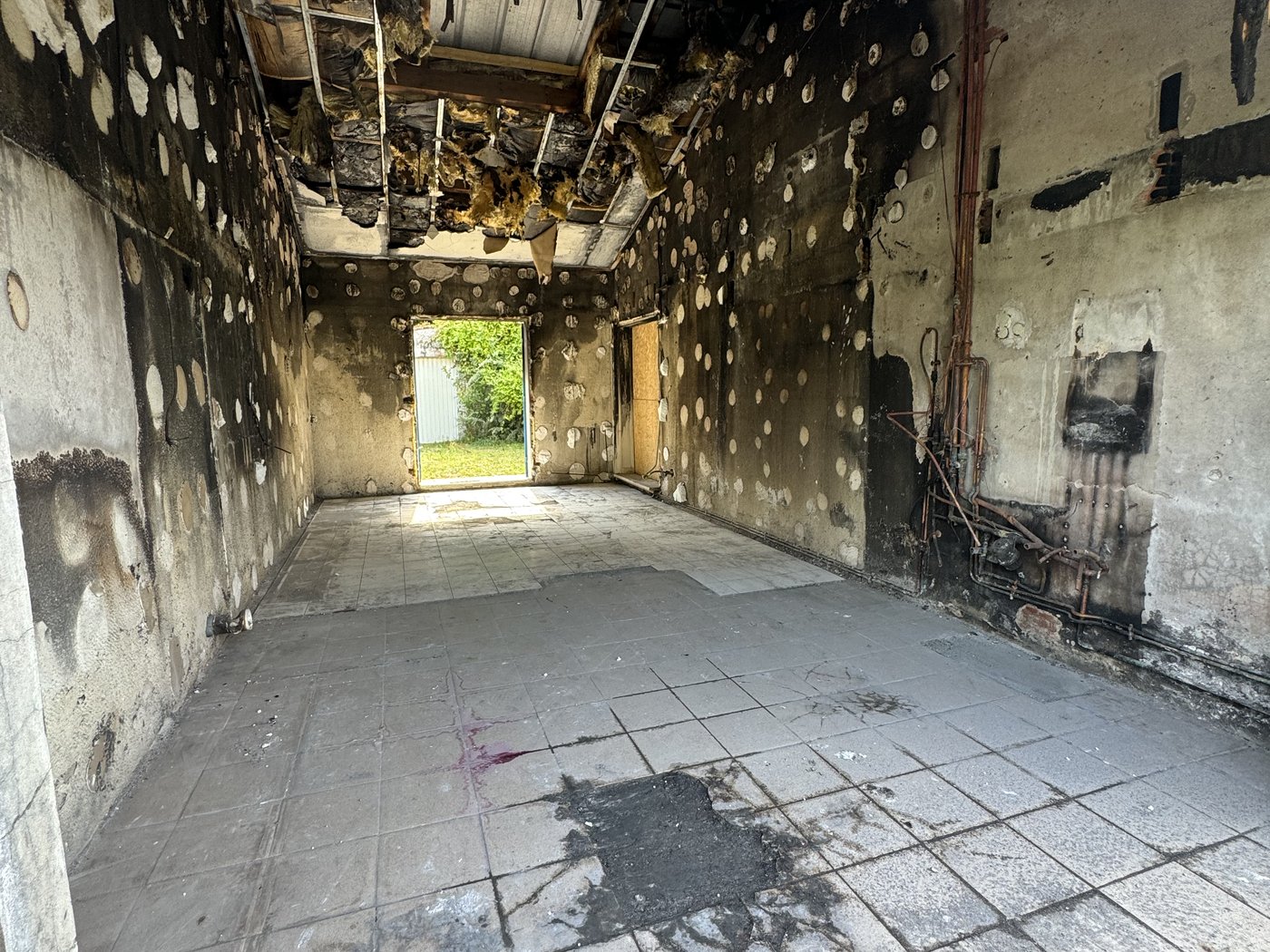 Décontamination et curage d'une habitation après incendie à Latresne